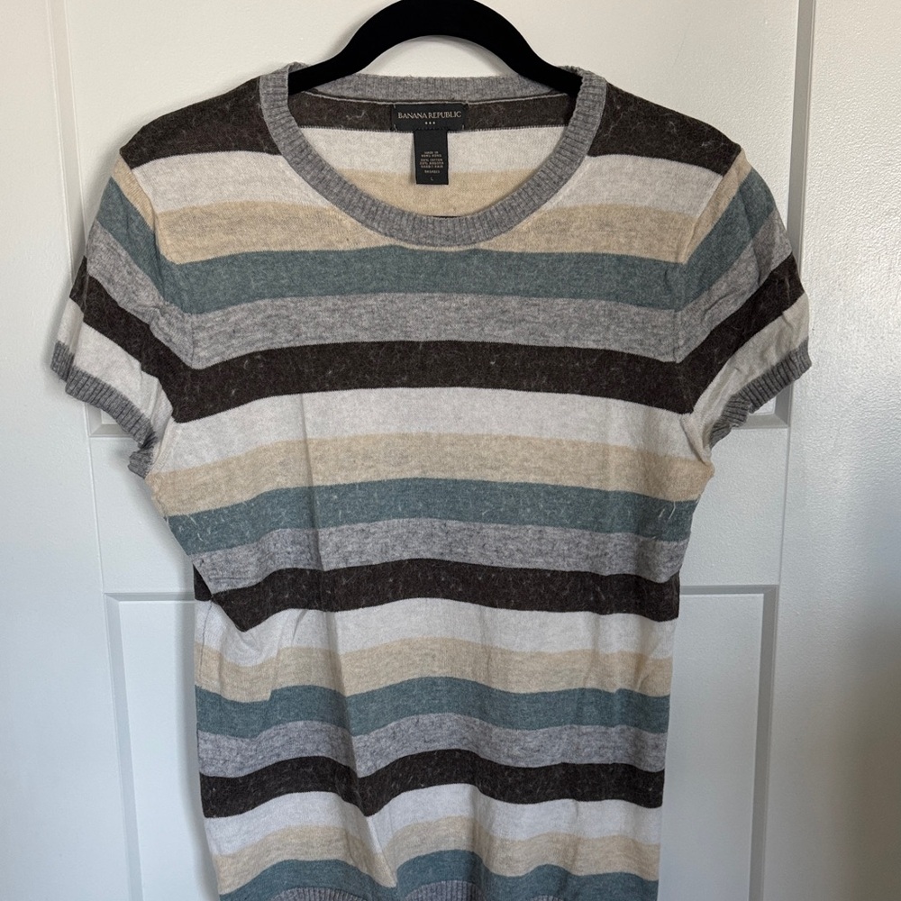 Banana Republic Factory Gray and Cream Lightweight Short Sleeve Sweater